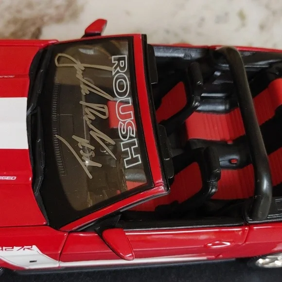 Maisto Diecast Model of 2010 Signed Roush 427R Ford Mustang Convertible - Picture 3 of 14